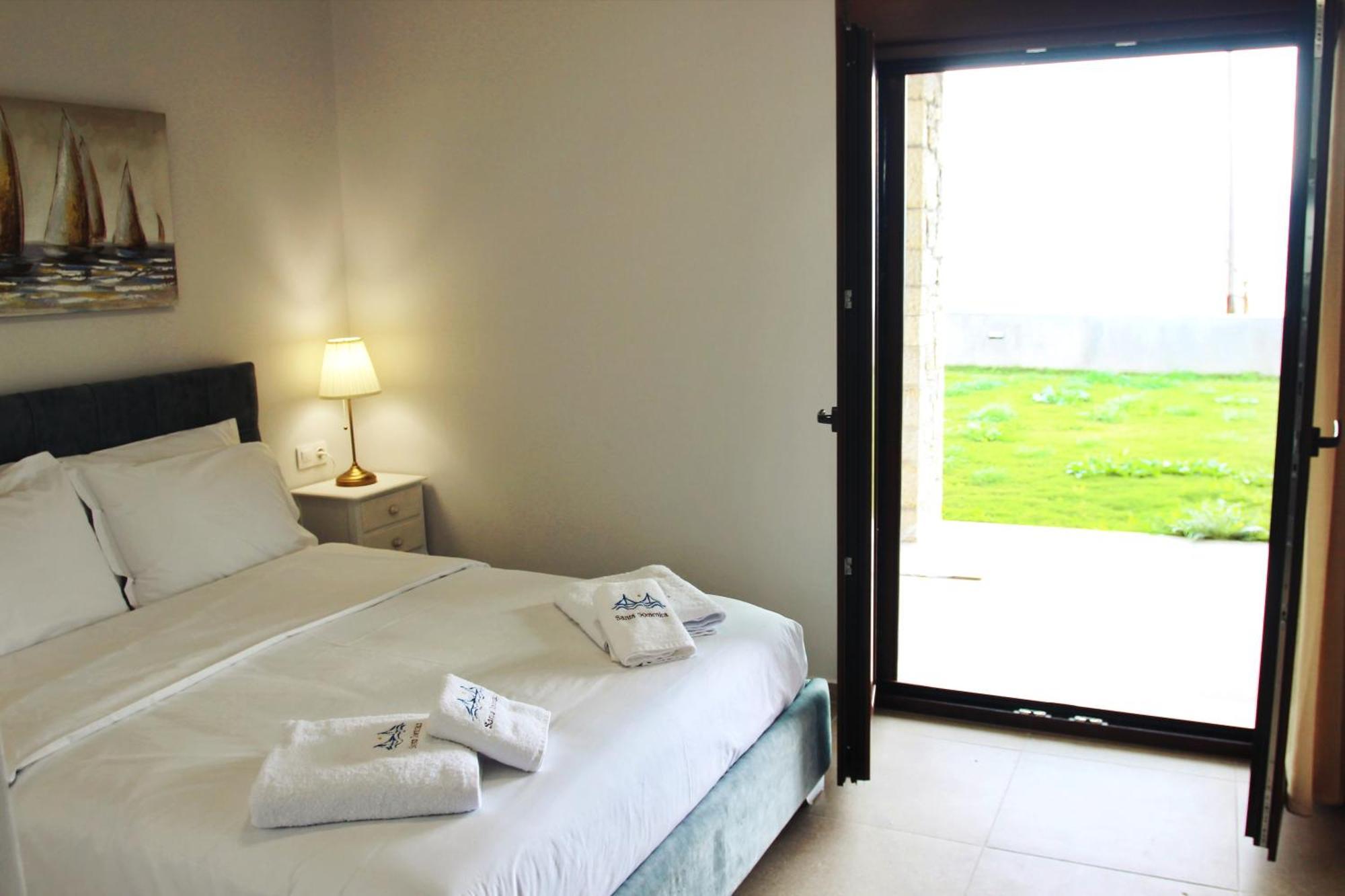 Santa Domenica Nafpaktos - Rooms And Apartments By The Sea Eksteriør bilde