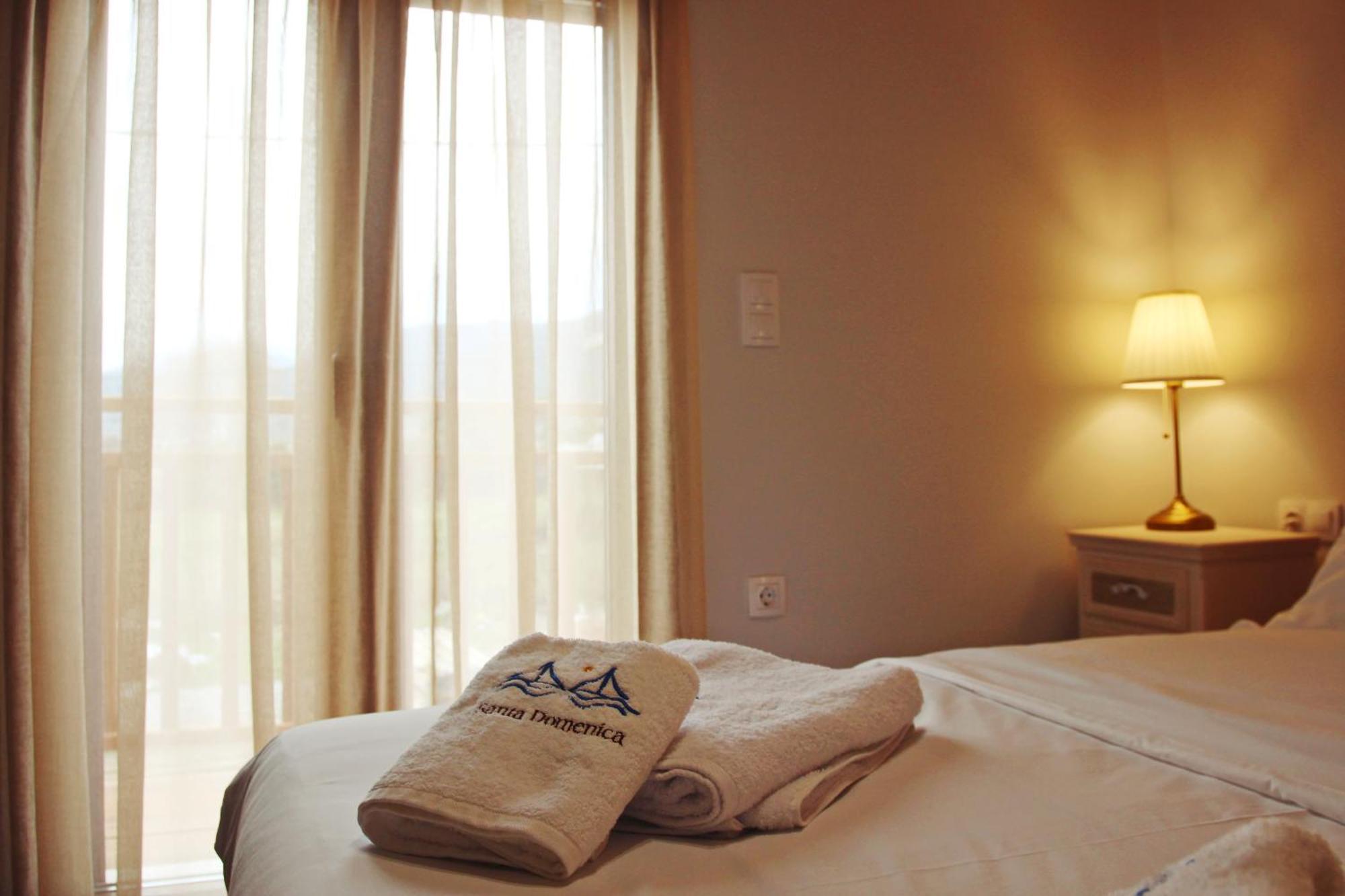 Santa Domenica Nafpaktos - Rooms And Apartments By The Sea Eksteriør bilde