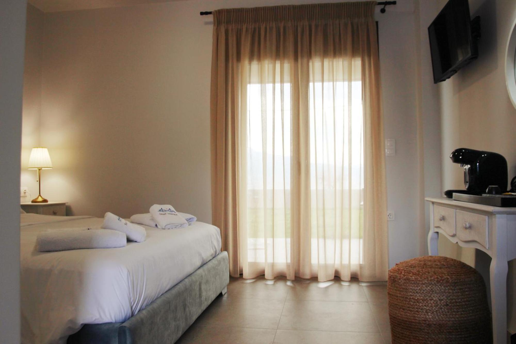 Santa Domenica Nafpaktos - Rooms And Apartments By The Sea Eksteriør bilde